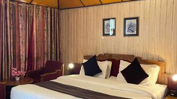 In-room safe, desk, soundproofing, iron/ironing board