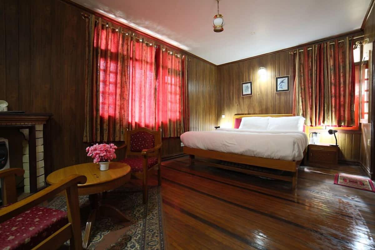 In-room safe, desk, soundproofing, iron/ironing board