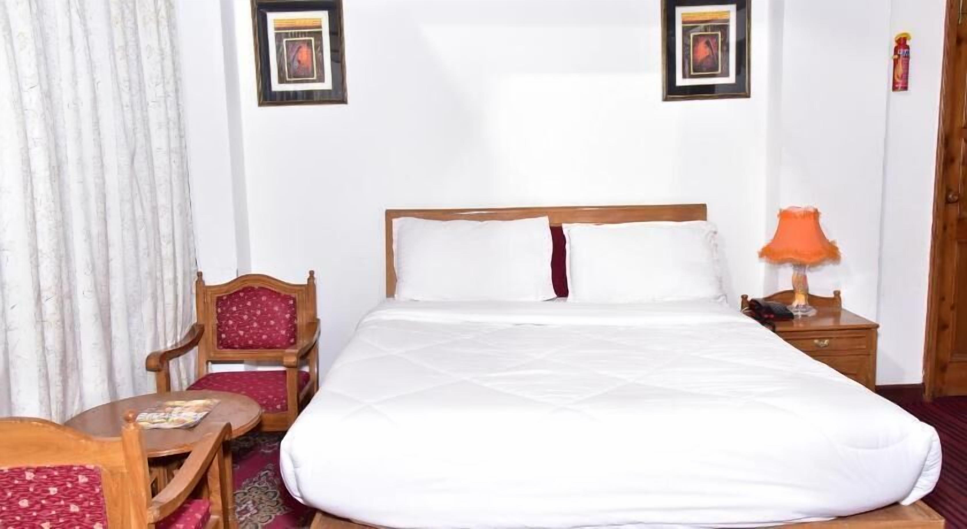 In-room safe, desk, soundproofing, iron/ironing board