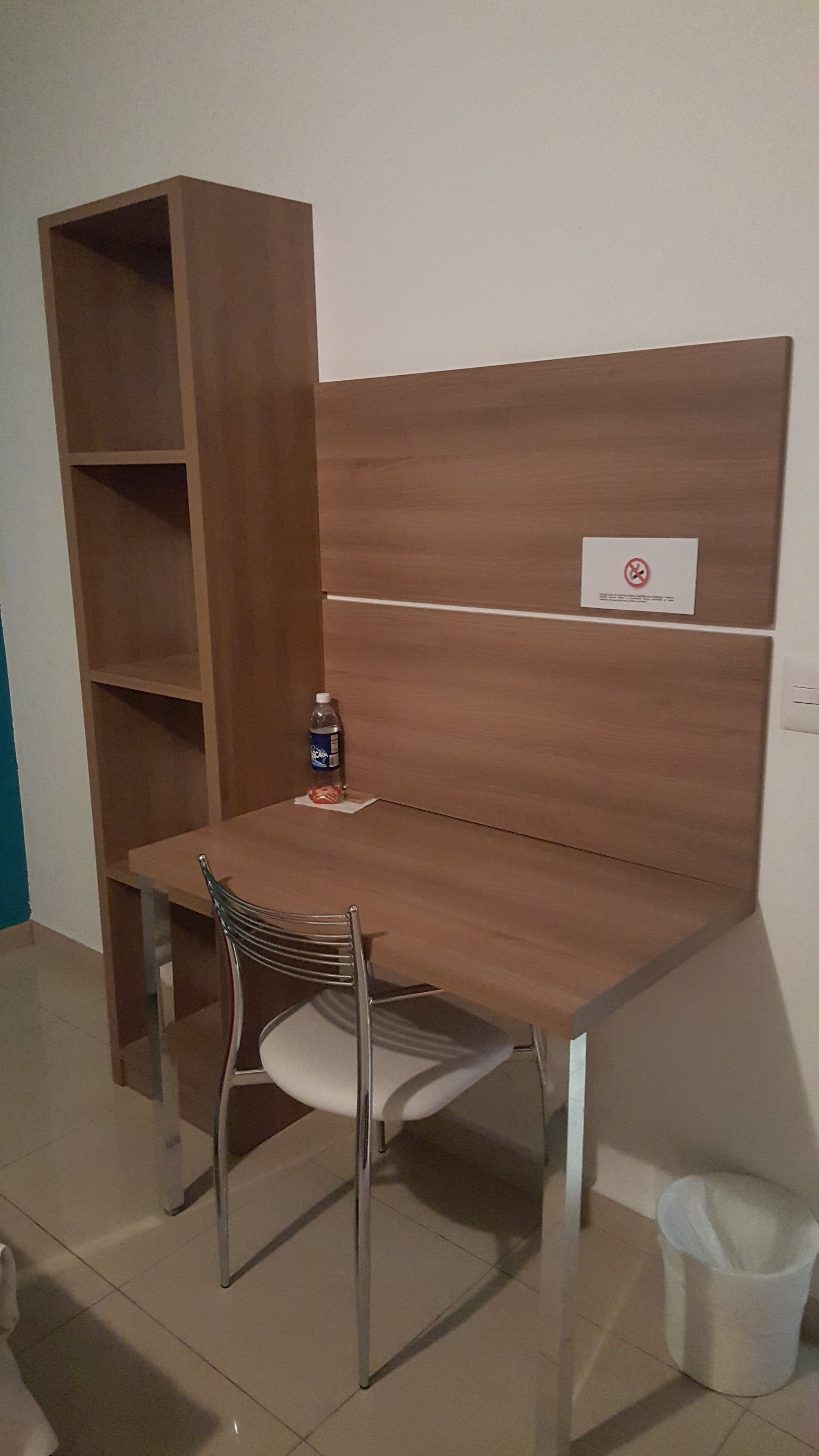 standard double room, non smoking | living area | tv