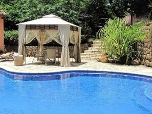 Outdoor pool, pool loungers - Los Almendros De San Lorenzo (Suchitoto)