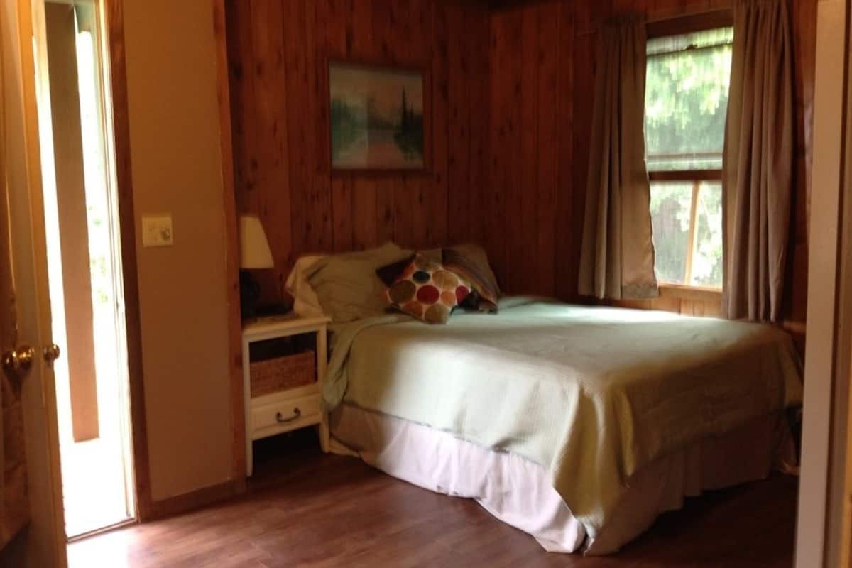 Cabaña, 1 cama Queen size, cocineta (The Honeymoon Suite) | Wifi gratis 