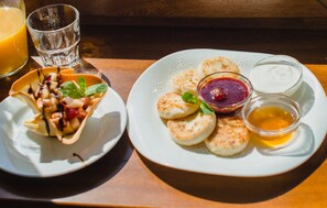 Daily continental breakfast for a fee -  Olympic Hotel (Kyiv)