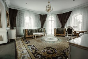 슈피리어 스위트 | 책상, 무료 WiFi, 침대 시트, 알람 시계