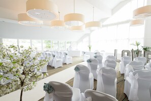 Indoor wedding - Lakeside Park Hotel & Spa (Ryde)