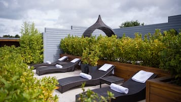 Couples treatment room(s), body treatments, hot stone massages