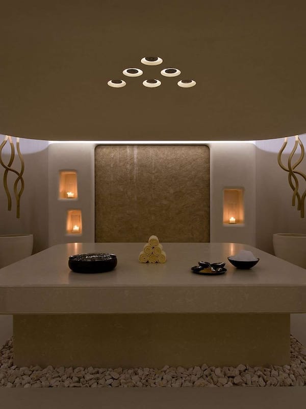 Couples treatment rooms, sauna, hot tub, steam room, Turkish bath