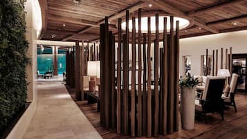 Couples treatment rooms, sauna, hot tub, steam room, Turkish bath