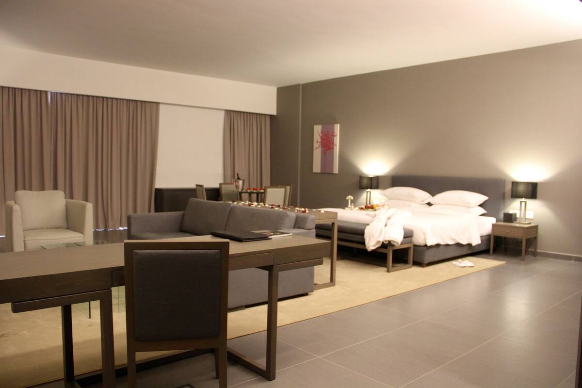 Suite, Sea View | Room amenity