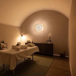 Sauna, steam room, body treatments, aromatherapy, massages