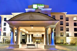 Exterior - Holiday Inn Express & Suites Oak Ridge by IHG (Oak Ridge)