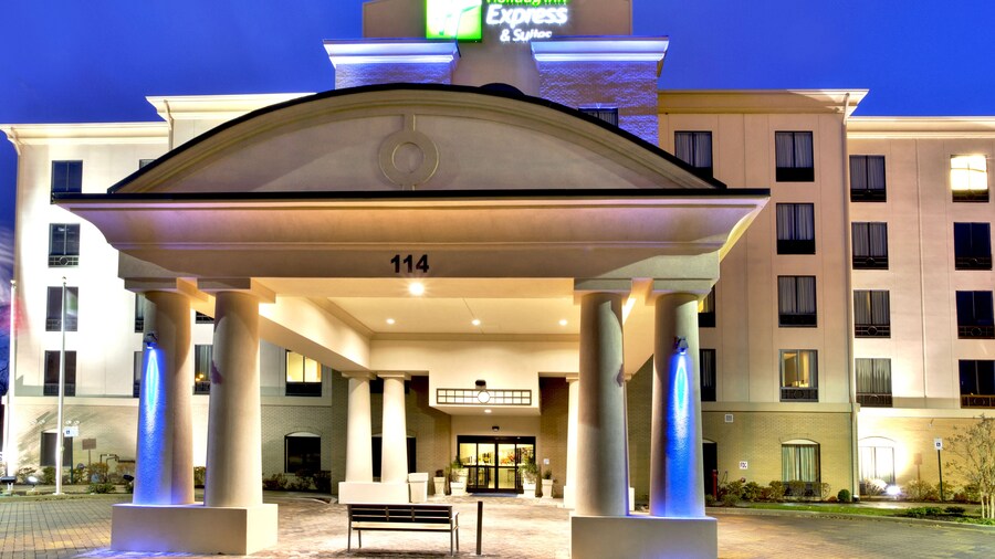 Holiday Inn Express & Suites Oak Ridge by IHG