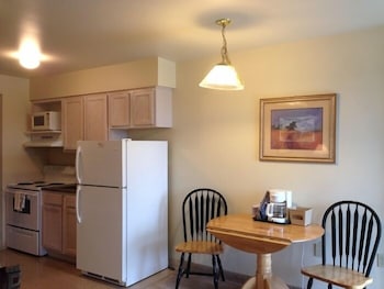 All Suites Inn Budget Host