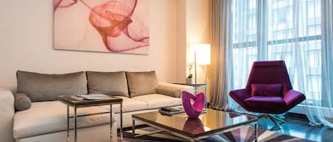 42–tuumainen LCD-televisio, jossa satelliittikanavat