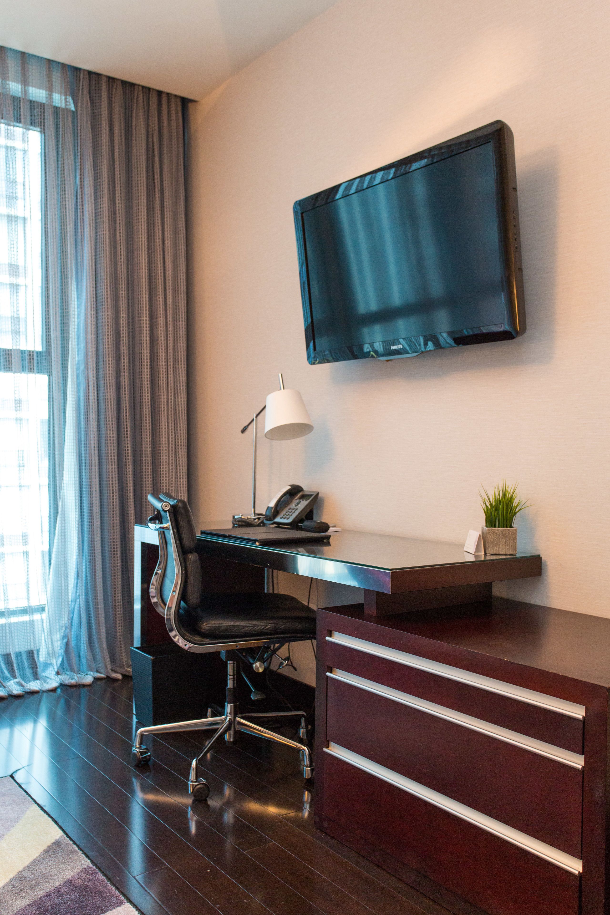 in-room business centre