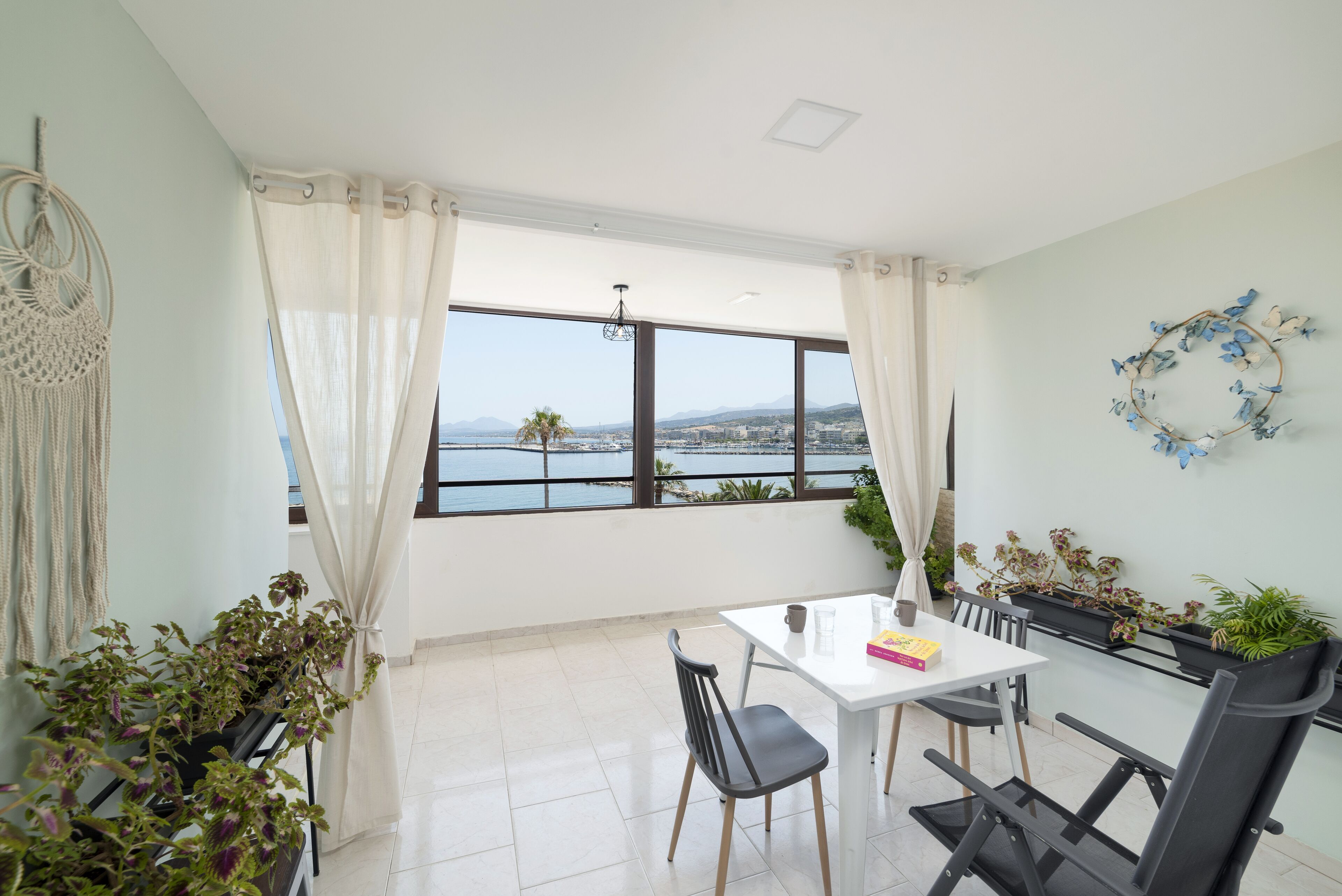 Classic Triple Room, Sea View | Individually decorated, desk, blackout drapes, soundproofing