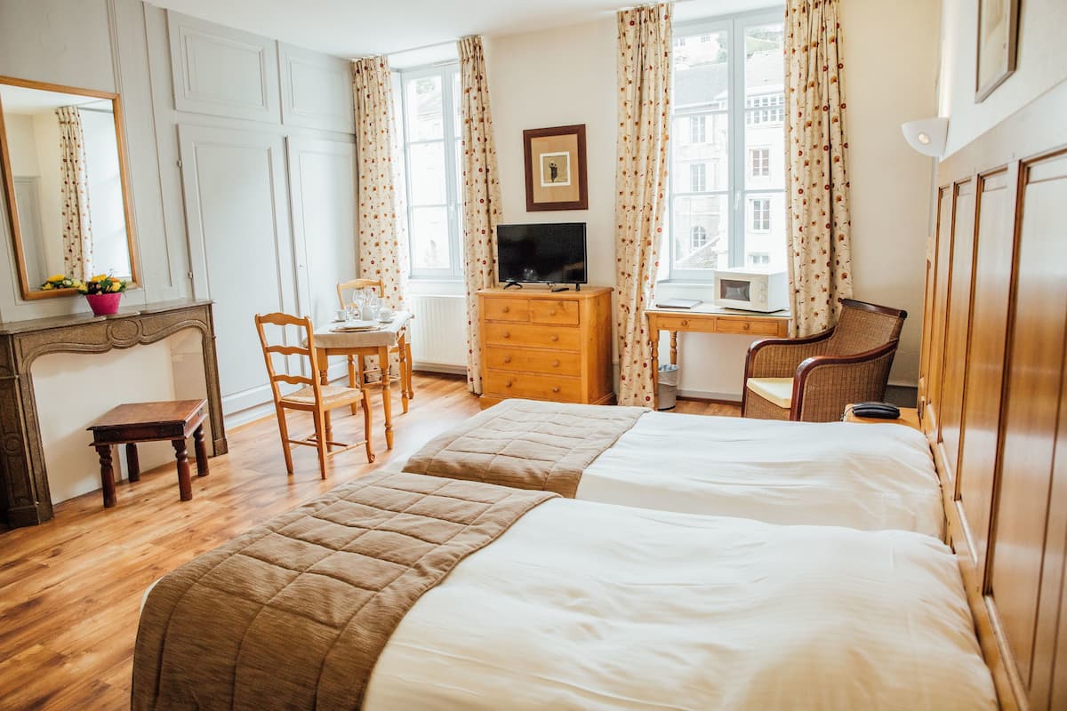 Twin Room, Kitchenette