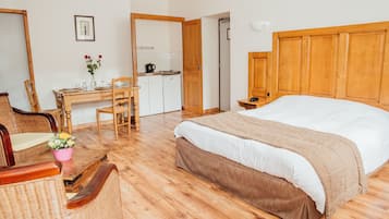 Habitación doble superior | Caja de seguridad en la habitación, escritorio y insonorización
