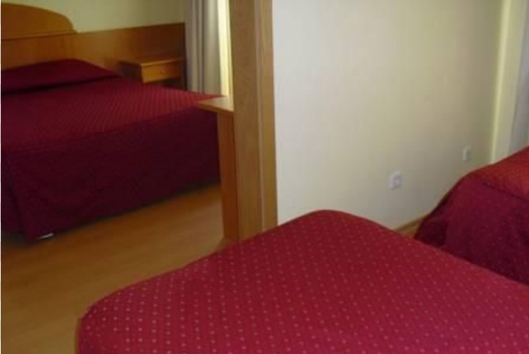 standard quadruple room | 1 bedroom, minibar, in-room safe, blackout curtains