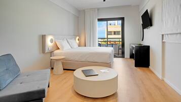 Decoración personalizada, muebles diferentes y escritorio