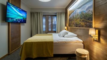 Cortinas blackout, wifi gratis y ropa de cama