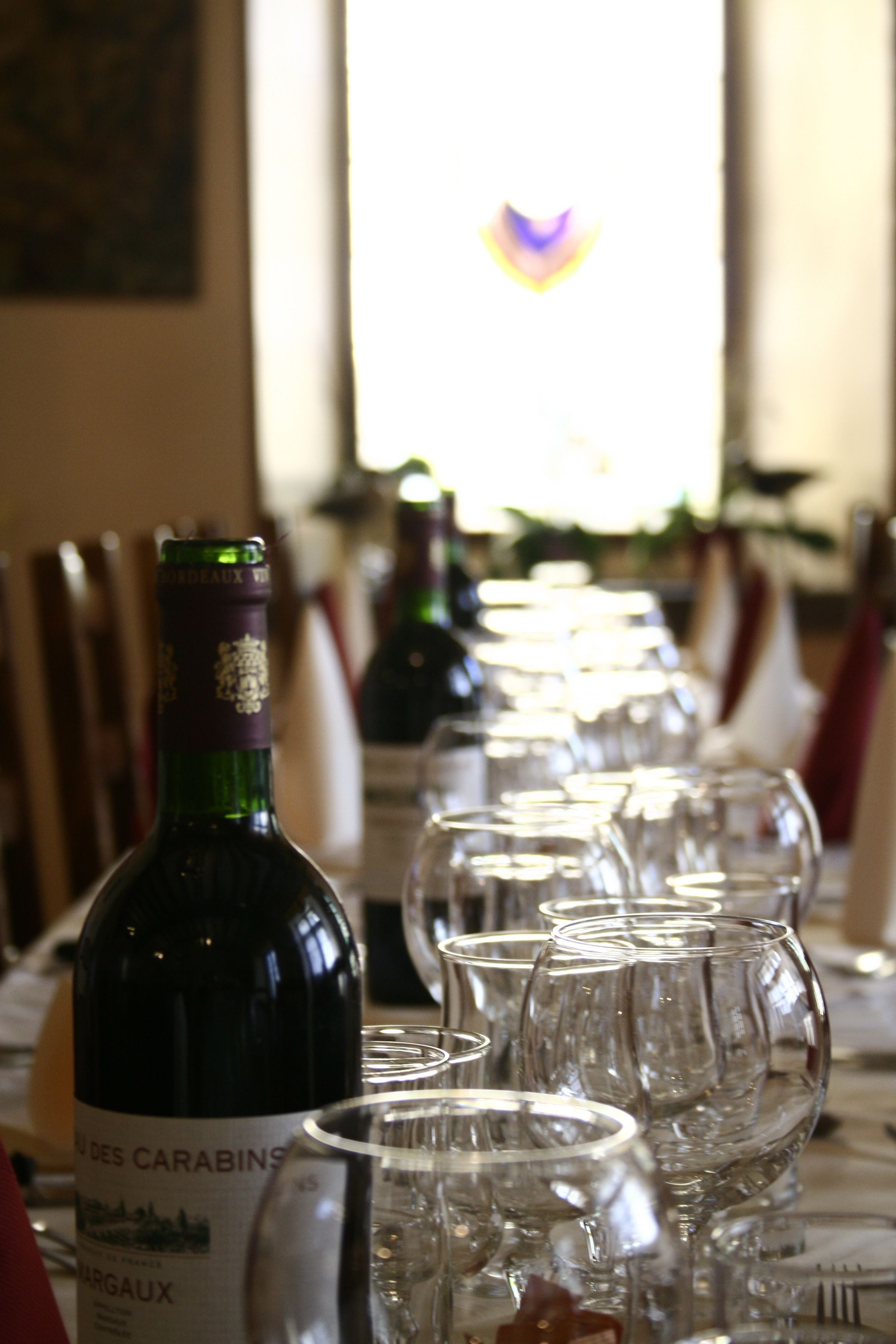 2 restaurants, lunch, dinner served; regional cuisine