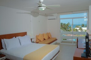 Kamar Double Standar, 2 Tempat Tidur Double | Minibar, brankas, meja kerja, dan kedap suara