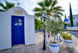 Property entrance - Azzurro Luxury Holiday Villas (Pegeia)