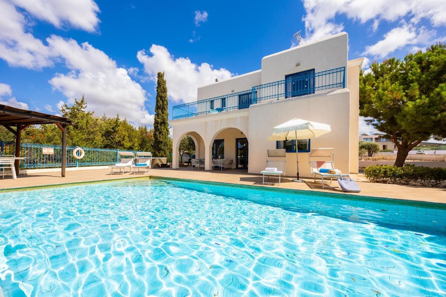 Villa 1 - POSEIDONAS 3 Bedroom/Private Pool | 露台/庭院