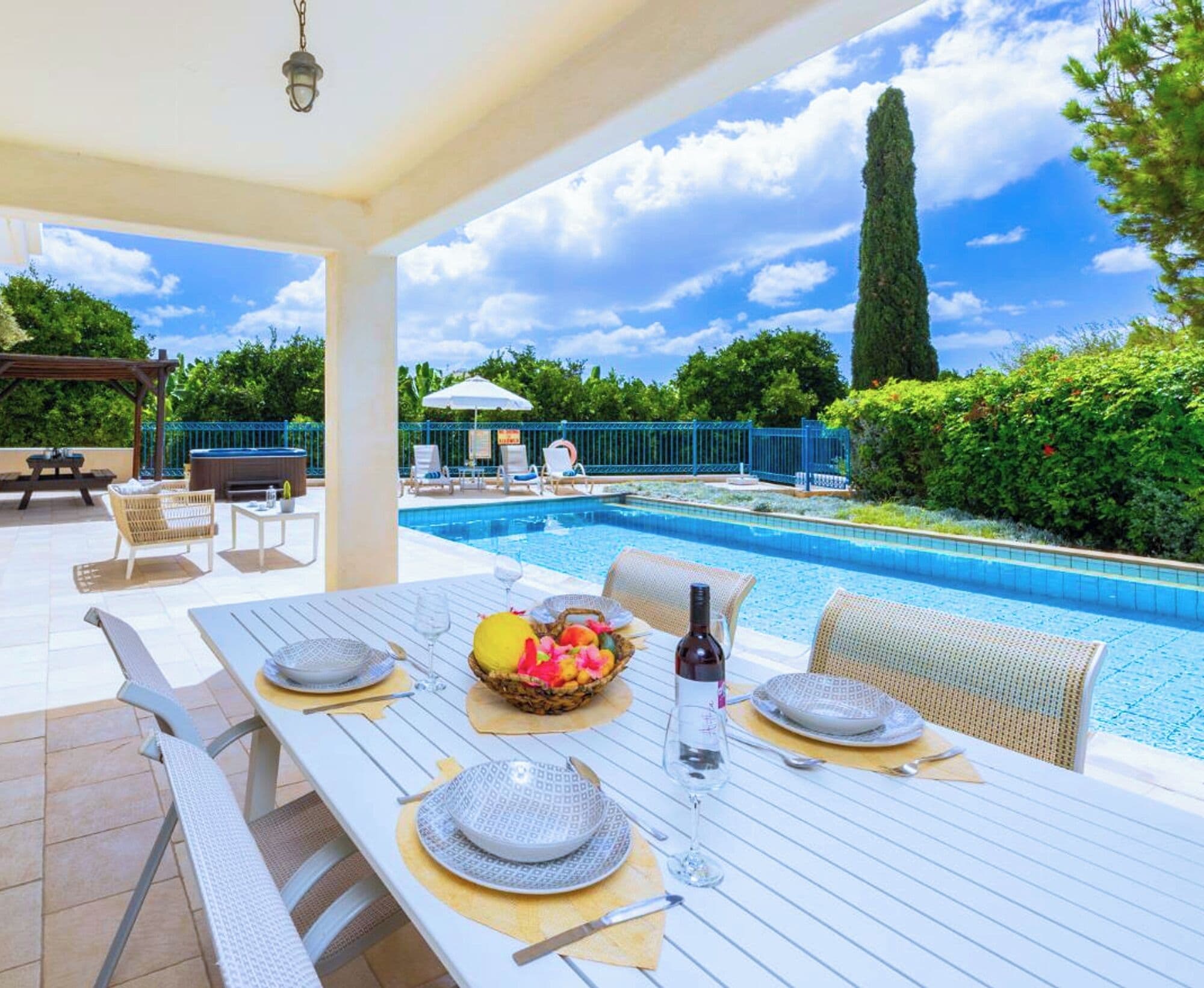 Villa 10 - Estia 3 Bedroom/Private Pool | 3 間臥室、羽絨被、客房內保險箱、獨特裝潢