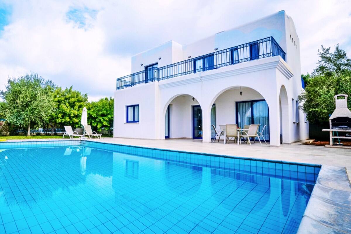 Villa 7 - Ira 3 Bedroom/Private Pool | Terrace/patio