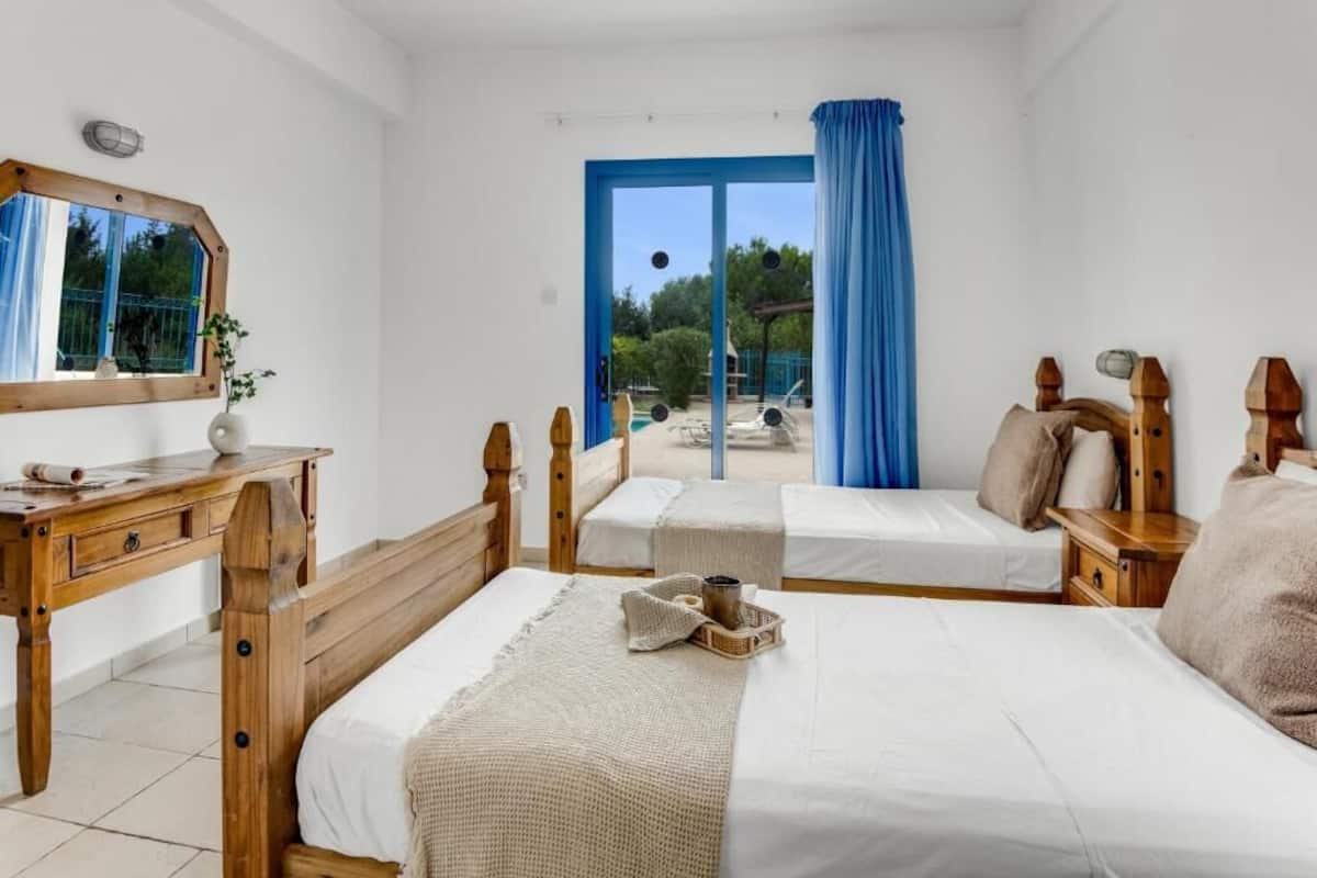 3 chambres, couette en duvet d'oie, coffres-forts dans les chambres