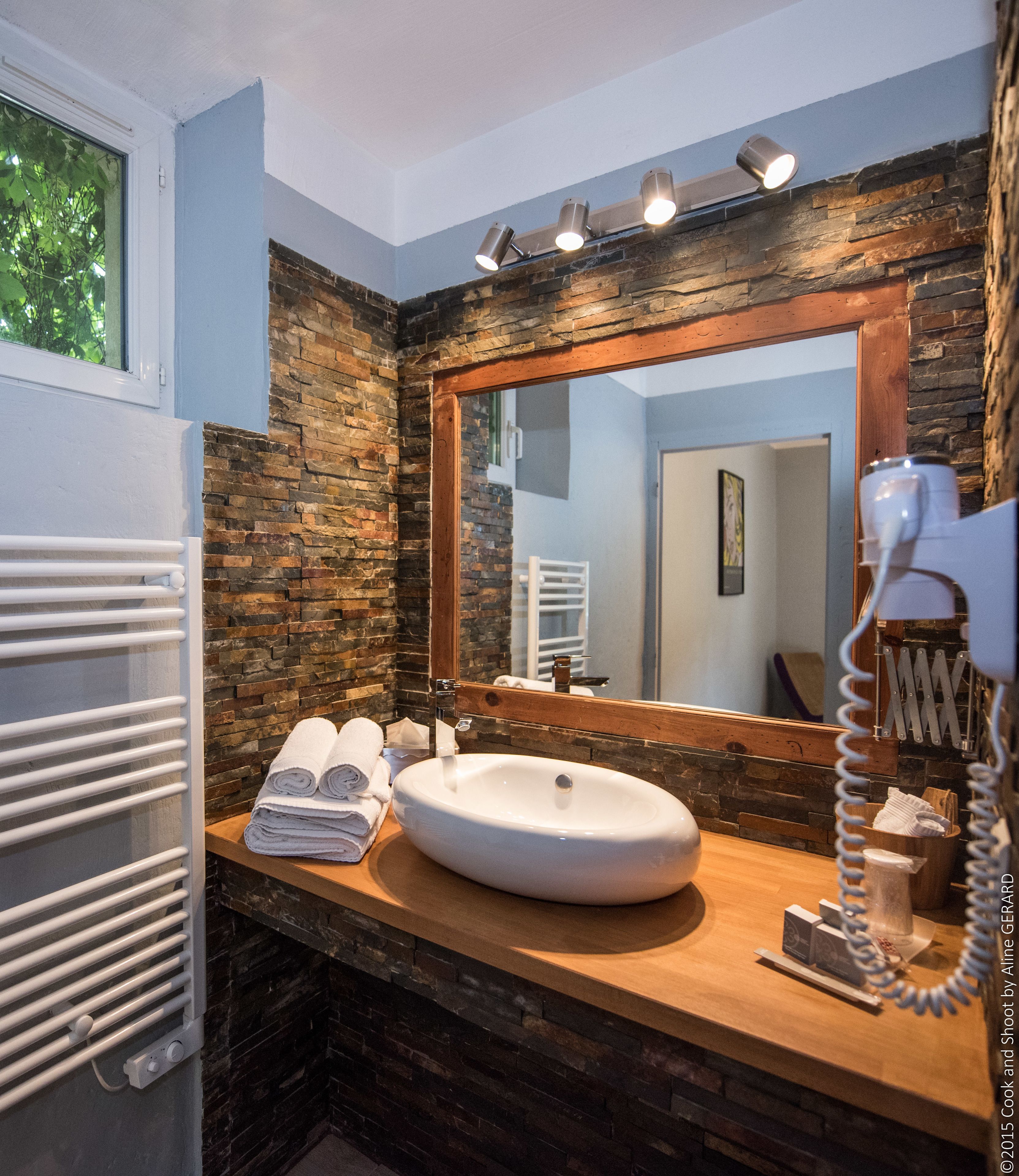 superior double room | bathroom | shower, free toiletries, hair dryer, towels