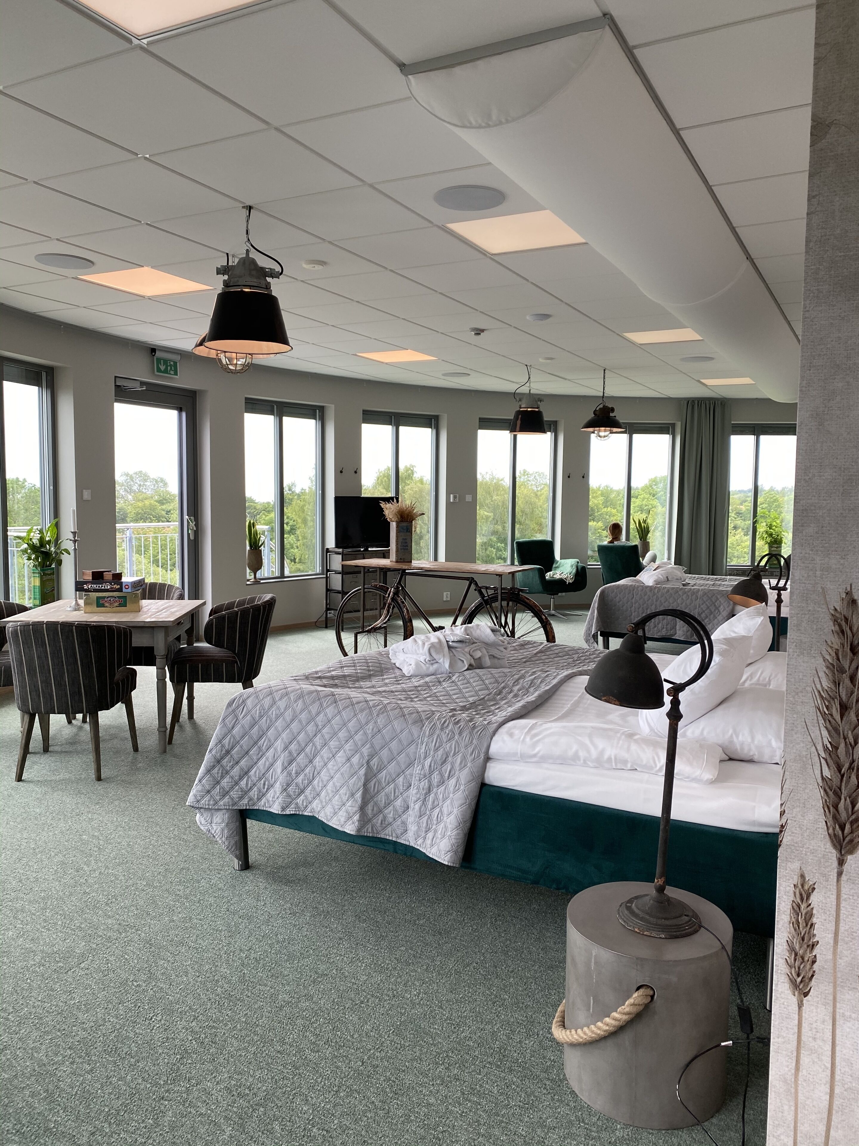 Studio Suite | Desk, laptop workspace, blackout drapes, rollaway beds