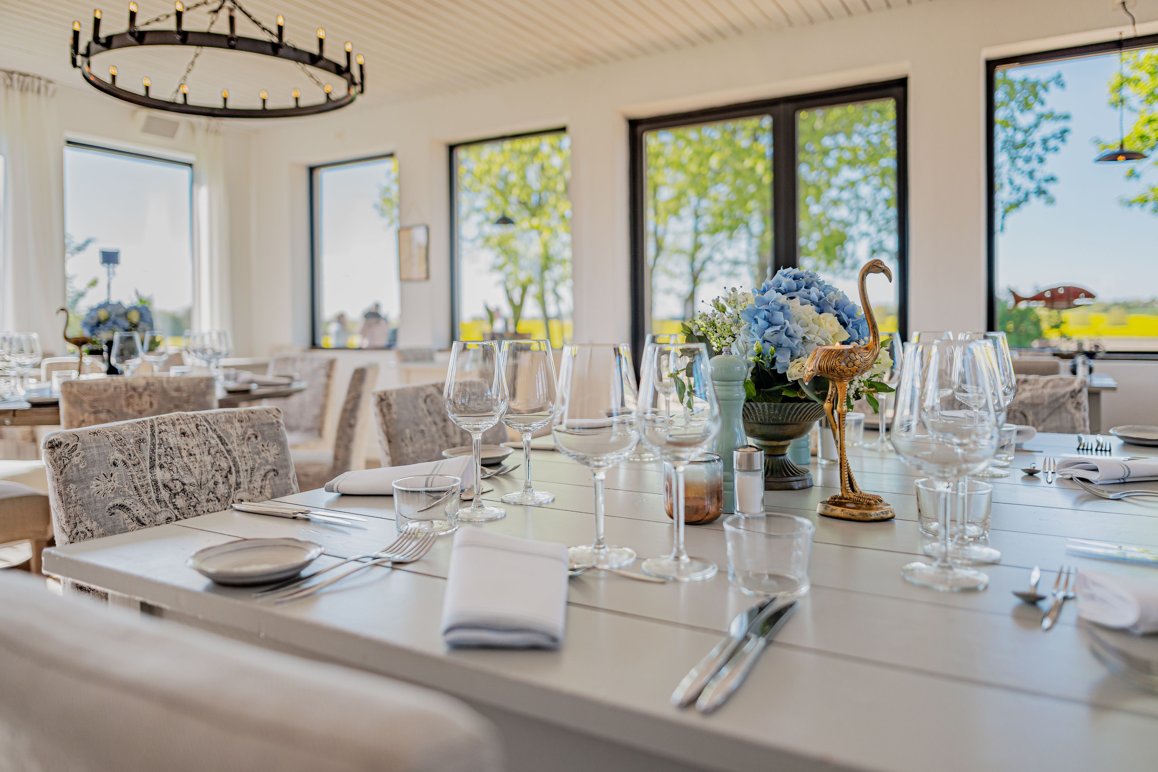 breakfast, lunch, dinner served; pool views