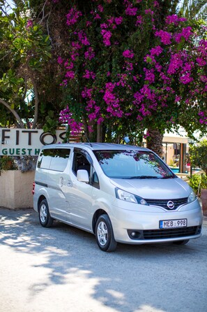 Airport shuttle - Fitos Inn Guest House (Geroskipou)