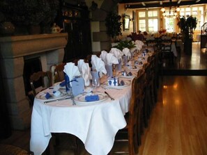 Lunch and dinner served, Regional cuisine - Le Prieuré (Locronan)