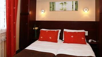 Standard Double Room | In-room safe, desk, cribs/infant beds, rollaway beds