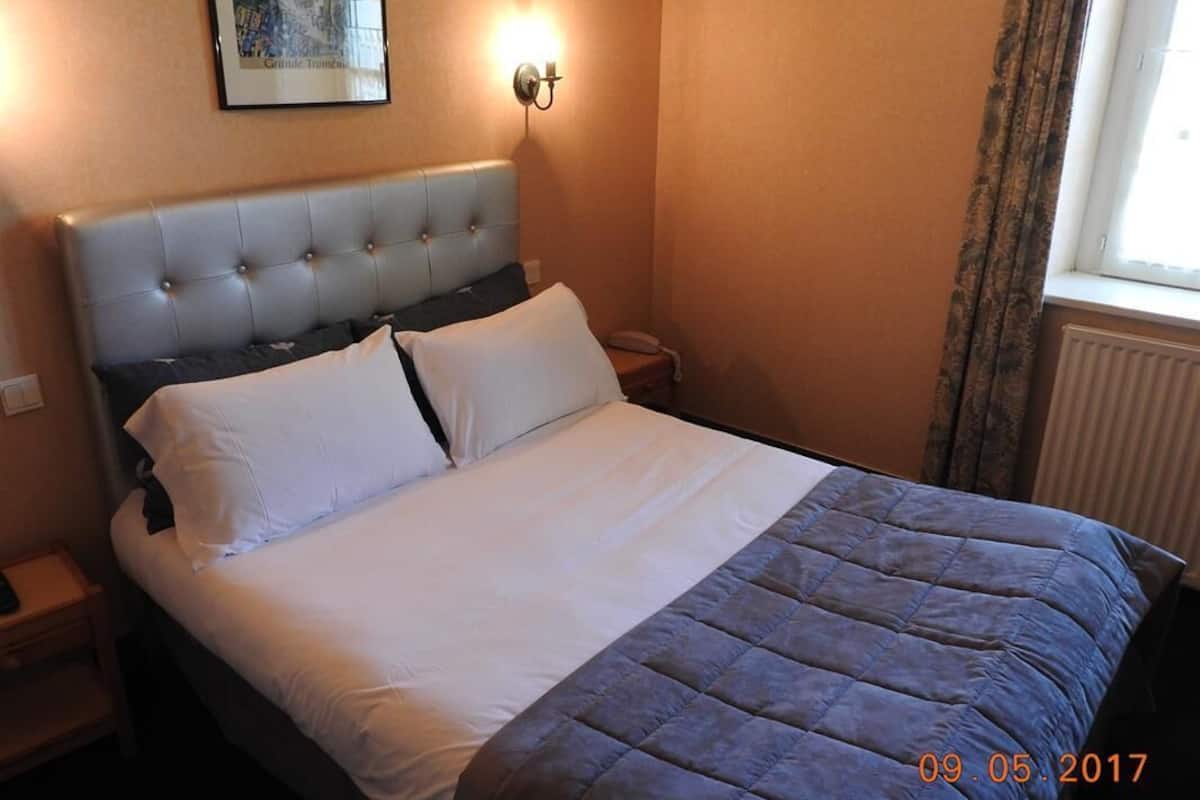 In-room safe, desk, cots/infant beds, rollaway beds