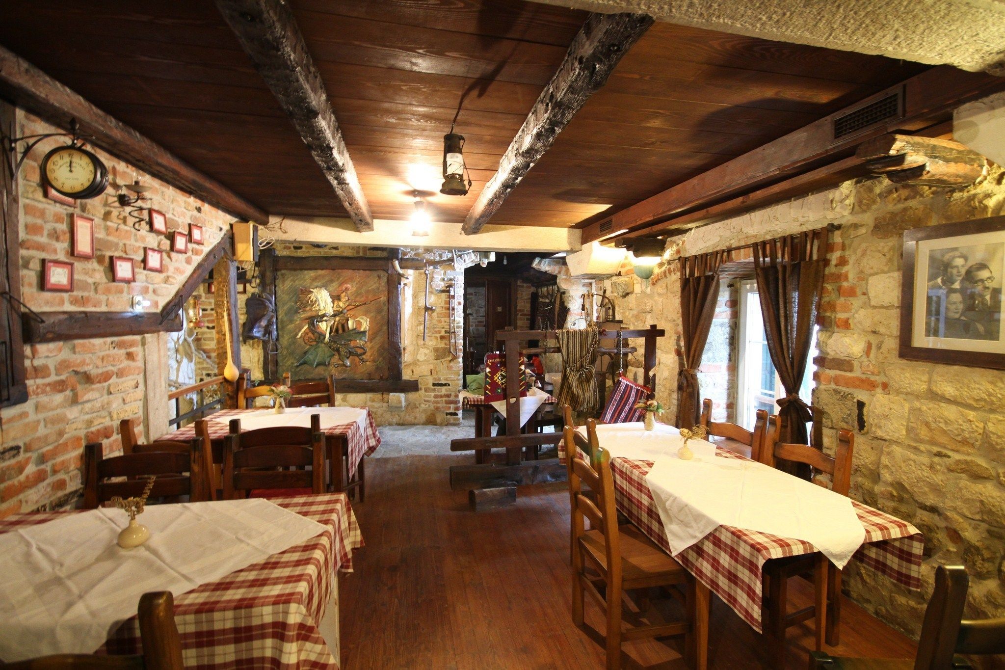 2 restaurantes; se sirven desayunos 