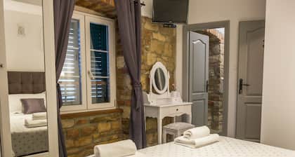 XIV Century rooms