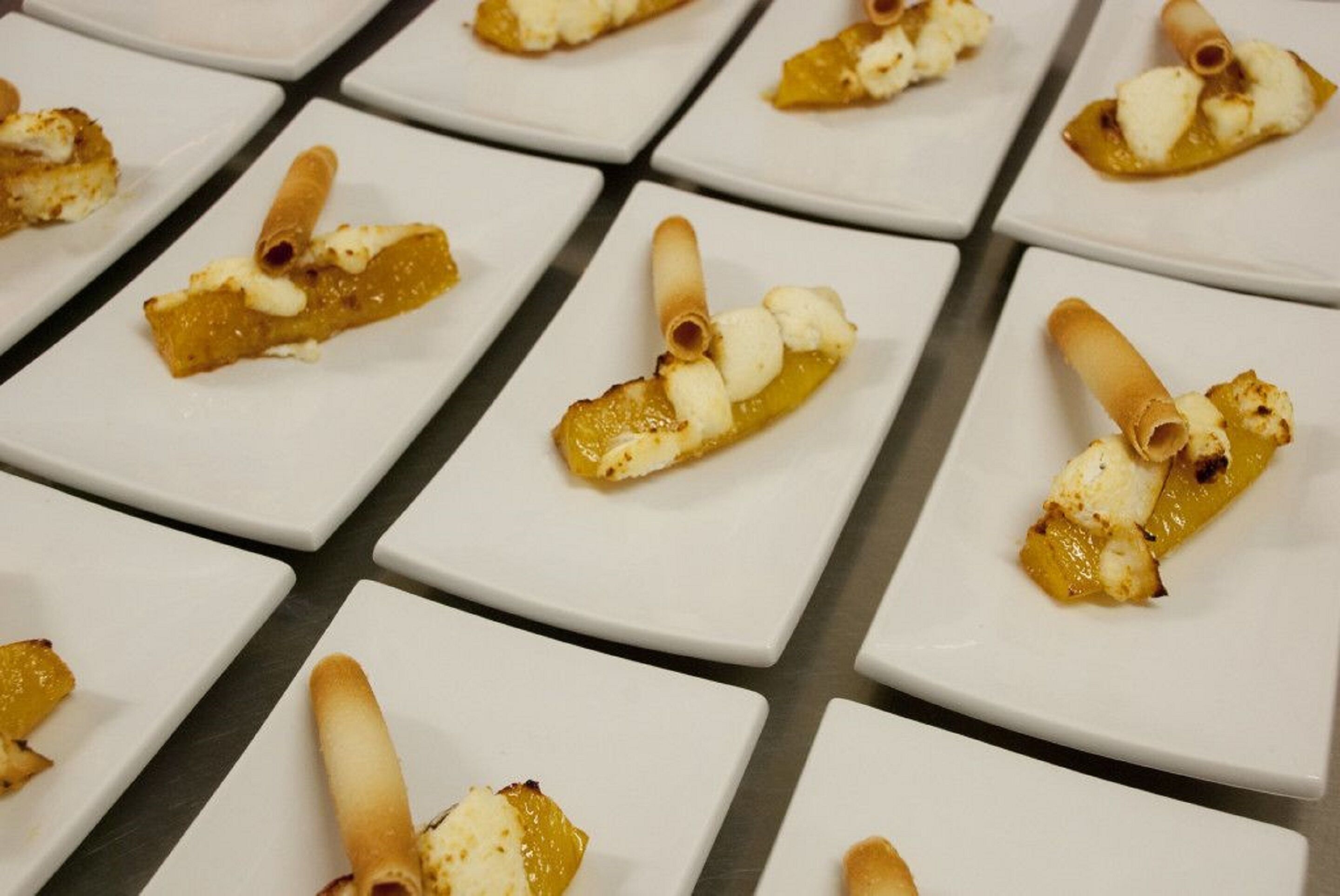 Breakfast, lunch, dinner served; French cuisine 