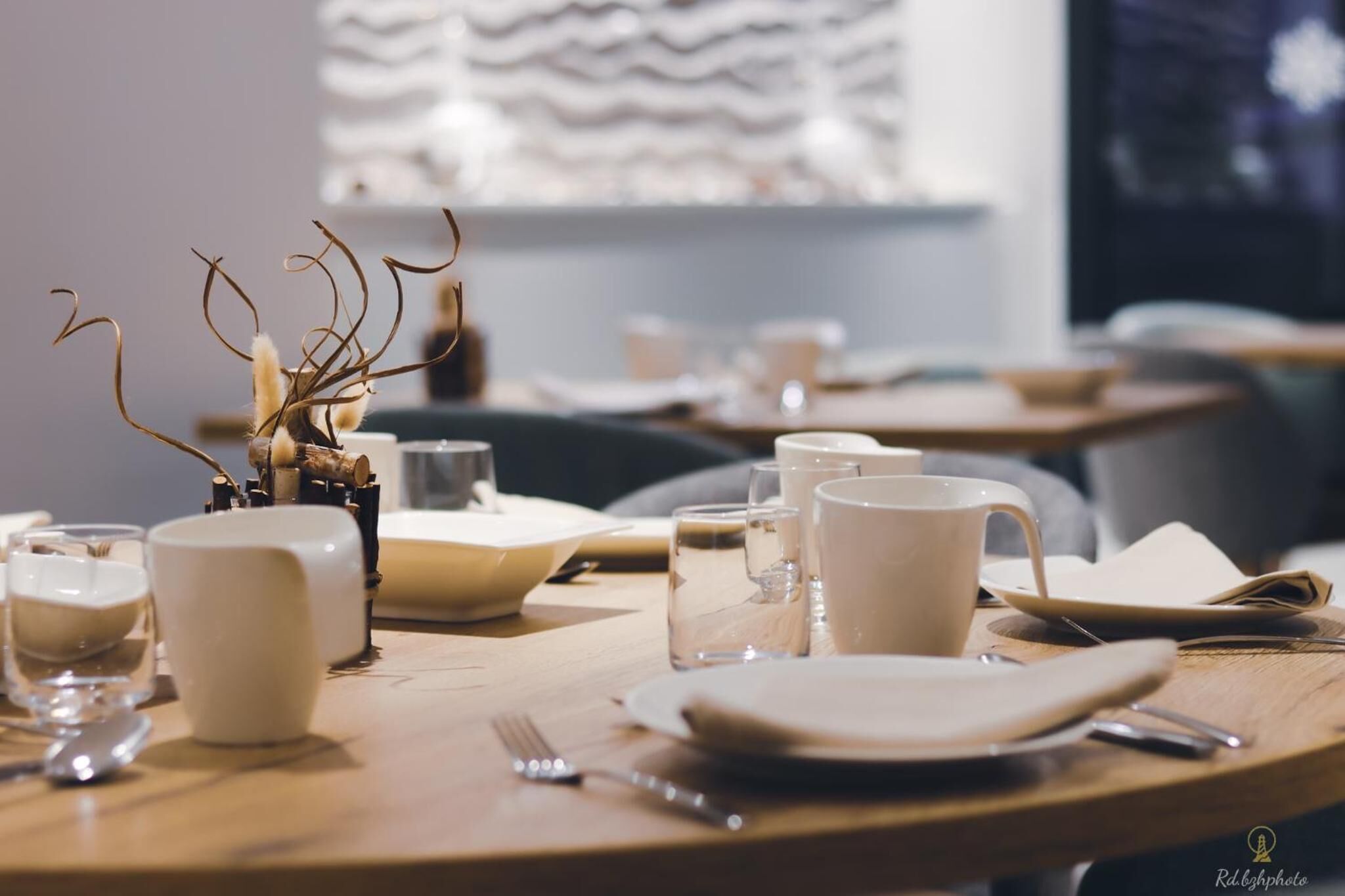 lunch and dinner served, regional cuisine