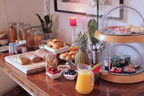 Daily buffet breakfast for a fee