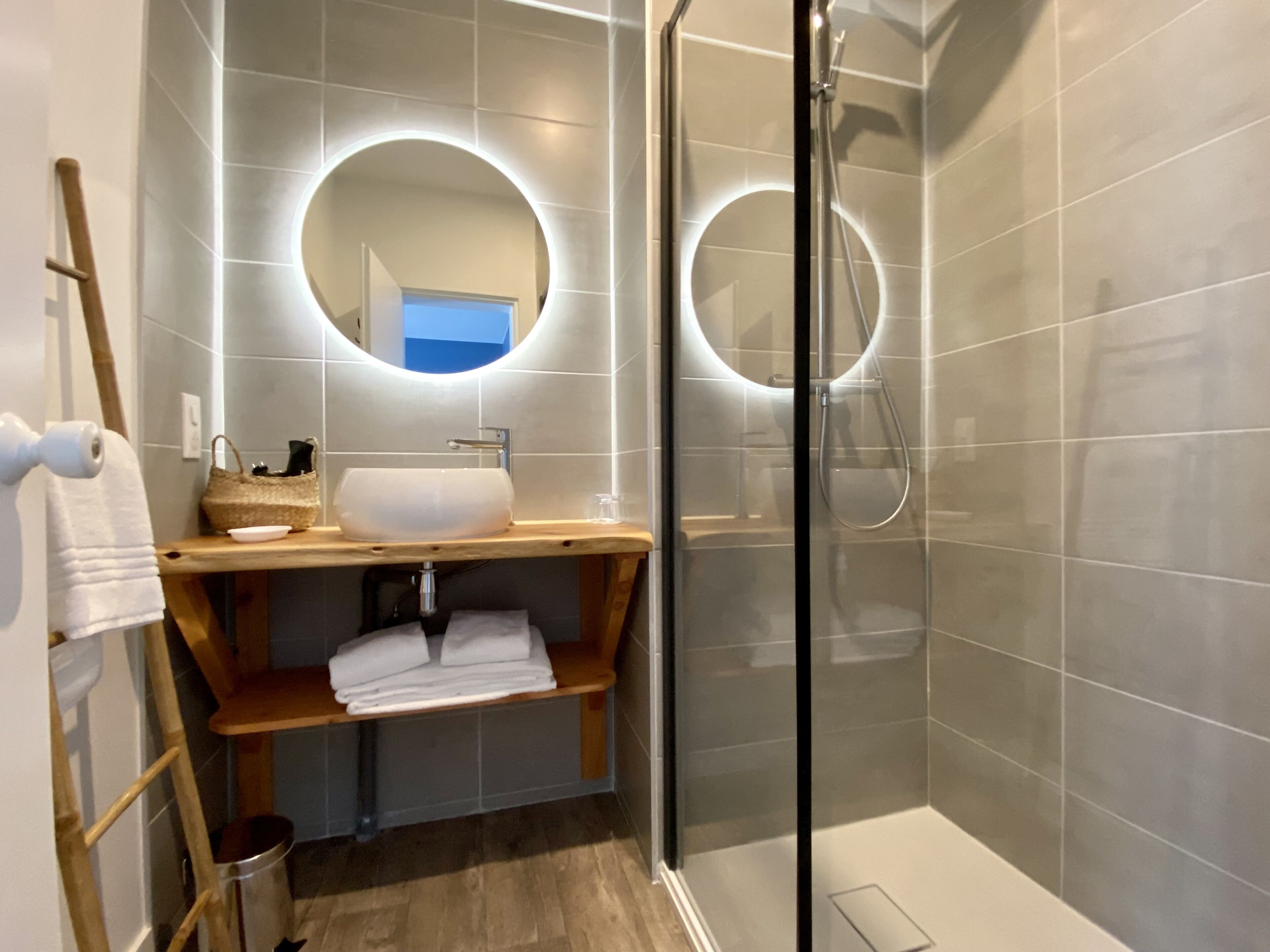 comfort room | bathroom | shower, free toiletries, hair dryer, towels