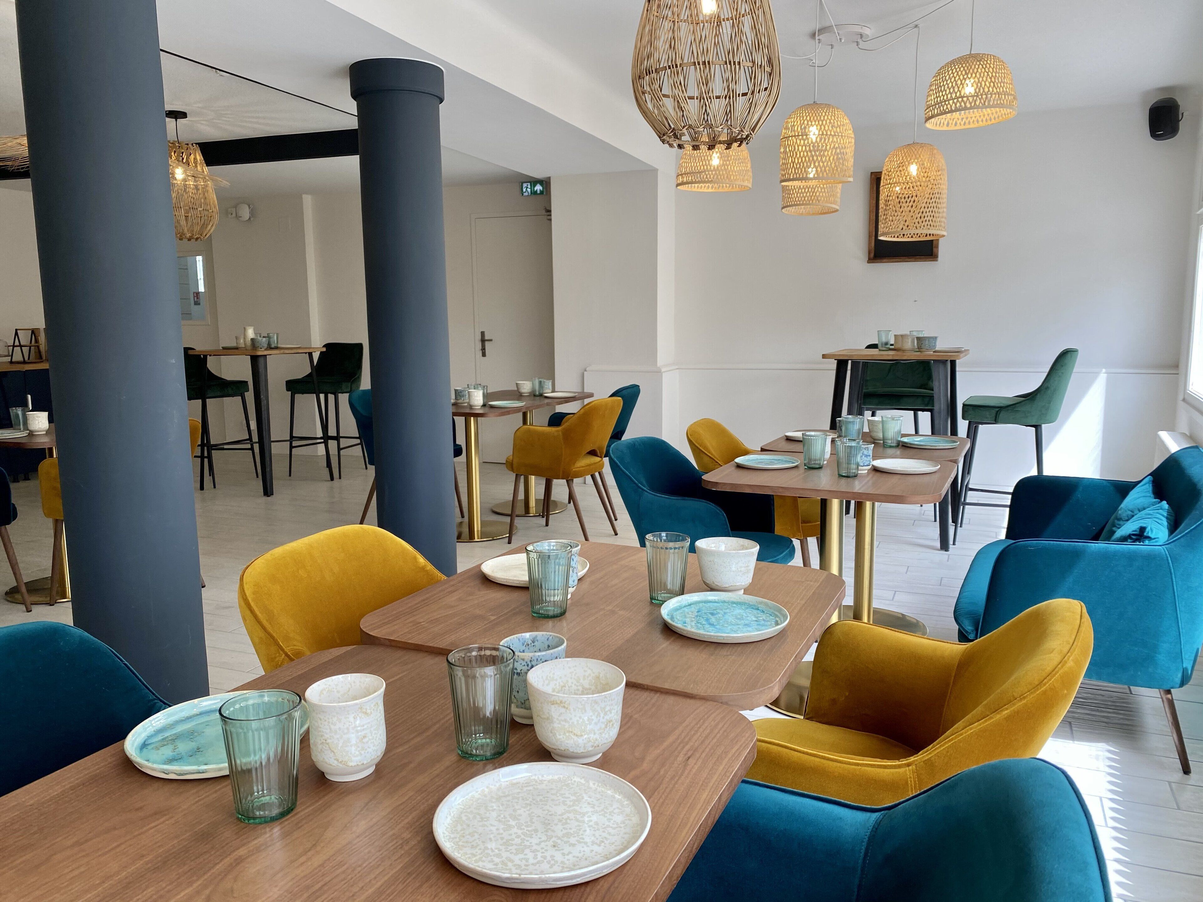 daily buffet breakfast (eur 16 per person)