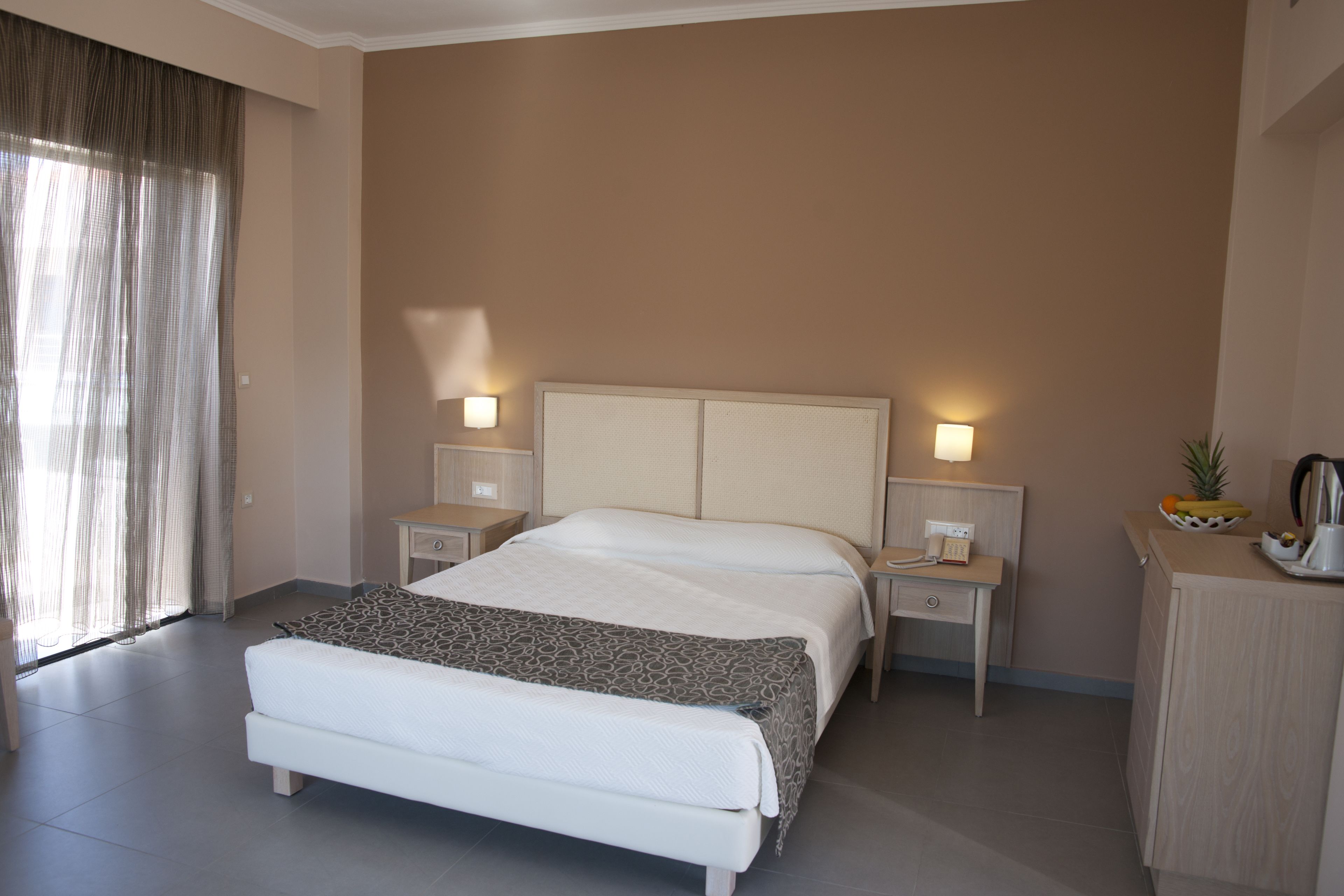 minibar, in-room safe, desk, soundproofing