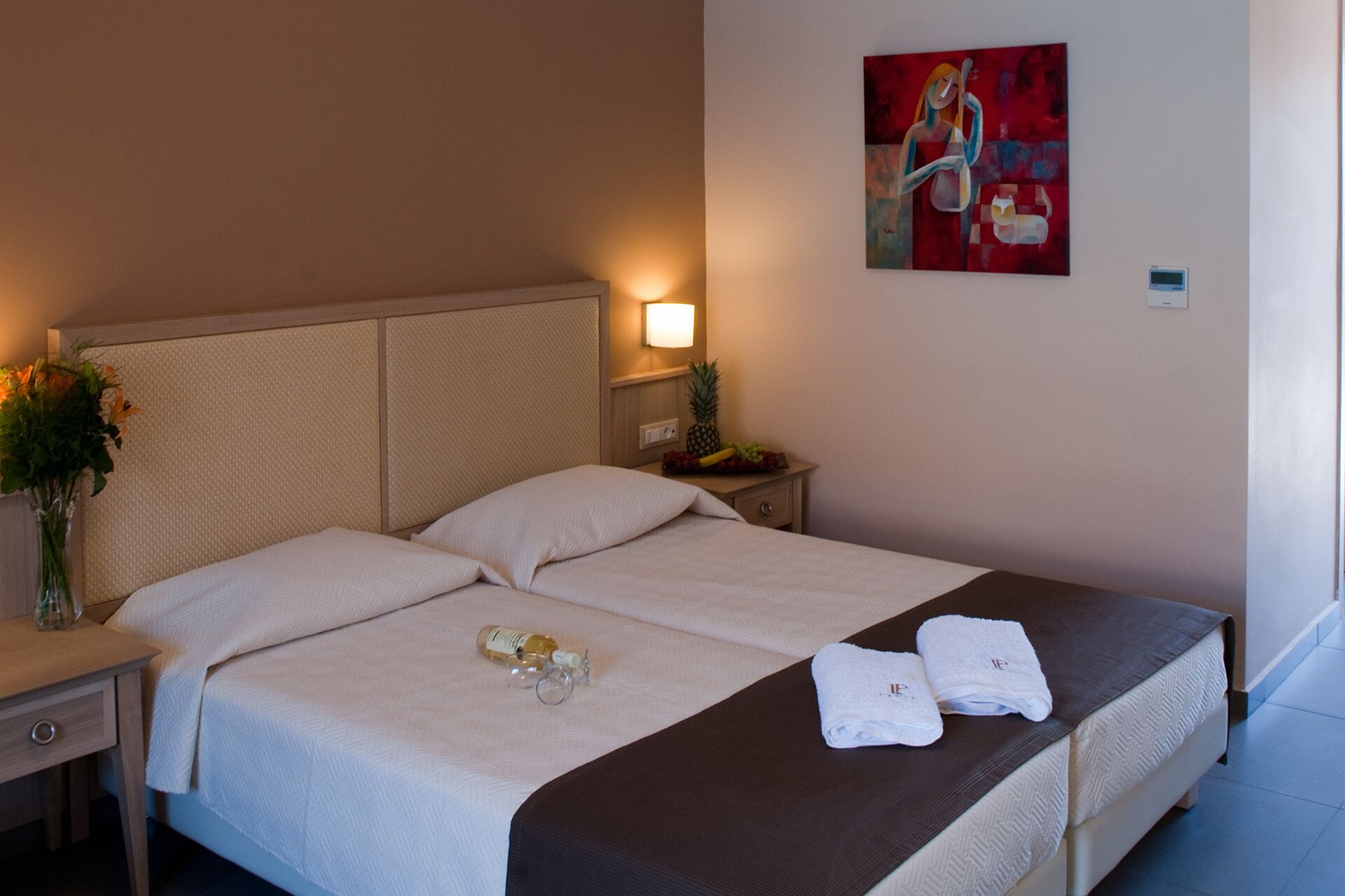 single room with mountain/street view | minibar, in-room safe, desk, soundproofing