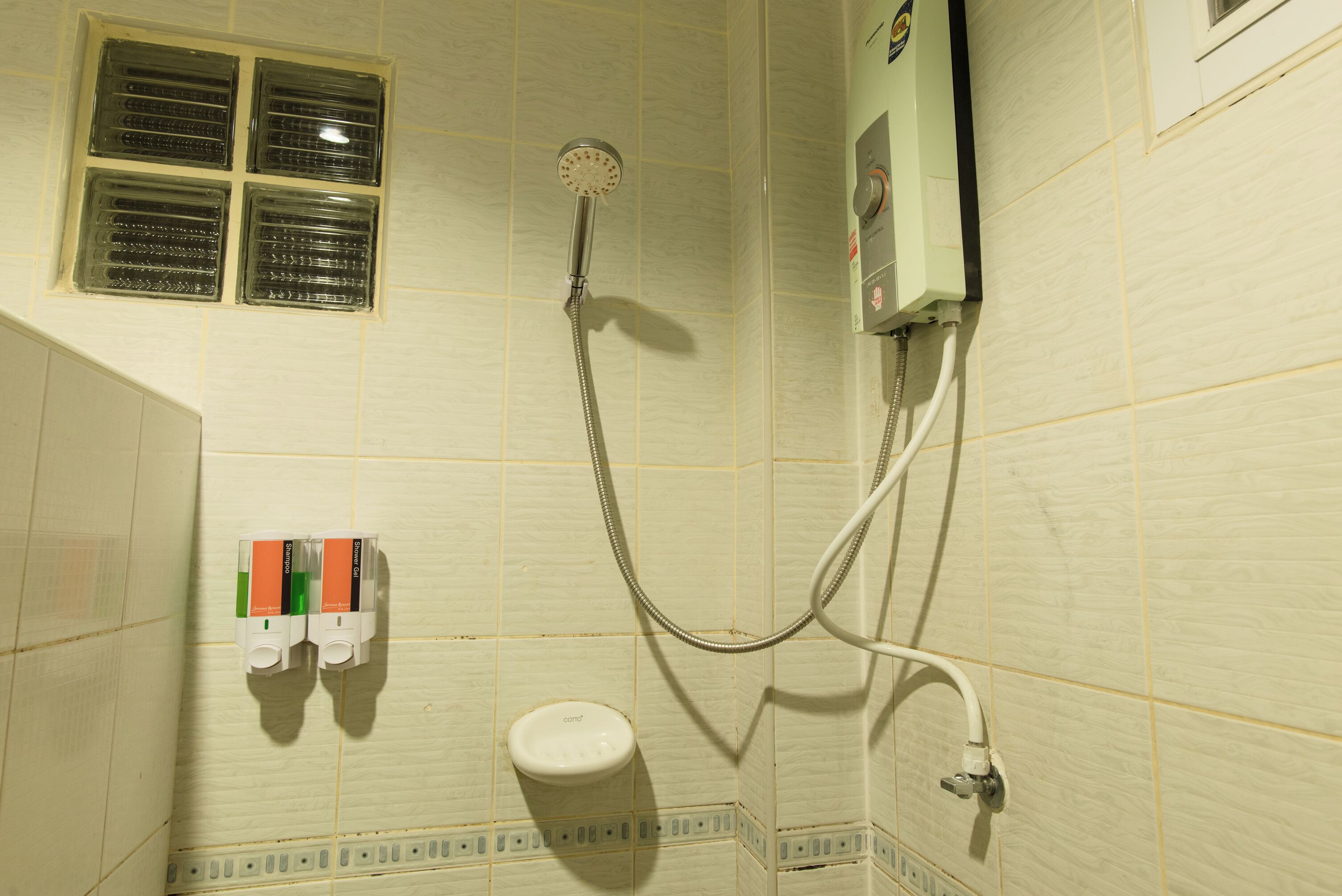 standard house, garden view | bathroom | shower, free toiletries, hair dryer, towels