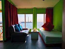 Suite (On Sea) | Free WiFi, bed sheets